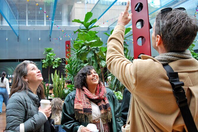1 Hour Downtown Montreal Tour - Meeting at Rue Metcalfe and Ending Near Place des Arts