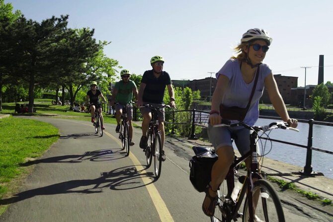 3 Hour Montreal City Bike Tour with Wine or Beer (AM & PM) - Meeting at Ça Roule Montreal and Getting Set for the Ride