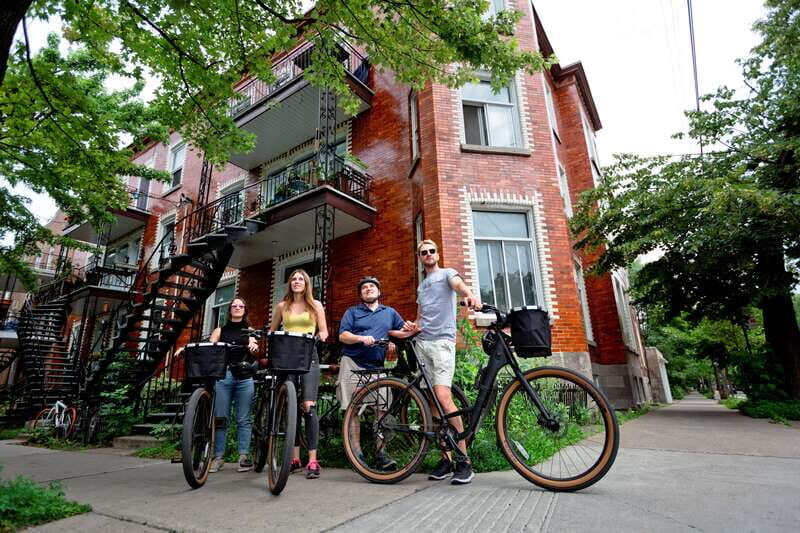 Bike/E-bike tour Plateau,MileEnd, Jean-Talon Market by Fitz - Mile End: bagels, samples, and a neighbourhood with cultural gravity