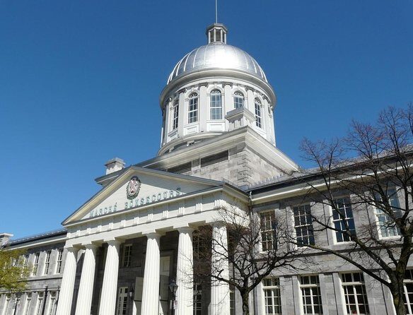 Christmas Walking Tour in Old Montreal - Key highlights at a glance