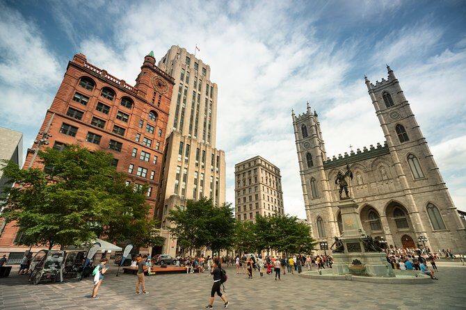 City tour; afternoon in Montreal - Downtown Montreal: business and culture without the overwhelm