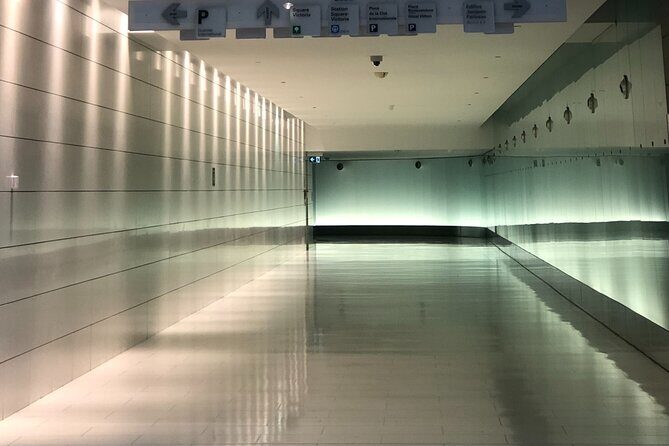 Discover Montreal's Underground City - Reso - Meeting point clarity: finding the start near Cathcart and Time Out Market
