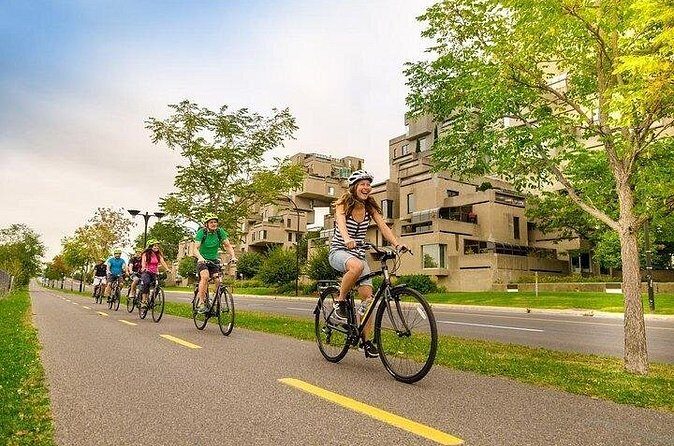 Full Day Family Bike Rental - Waterfront to the Port of Montreal: scenery without the car hassle