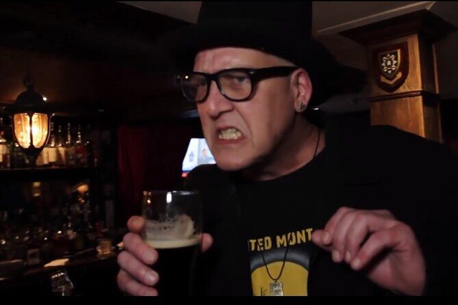 Haunted Montreal Pub Crawl - Guides and performance: the real reason people rave about it