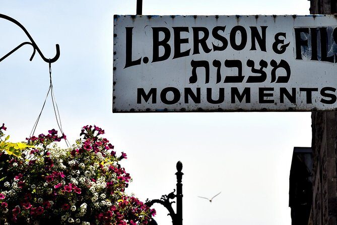 Making Their Mark: Montreal Jewish History Walking Tour - Museum of Jewish Montreal stop: free time, clear context