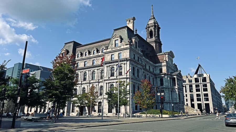 Montreal 3-Hour Private Car Tour with Expert Local Guide - Jean Drapeau Park and the islands: river air between landmarks