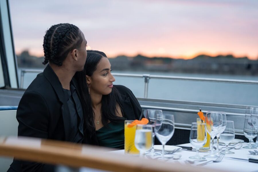 Montreal: Bateau-Mouche Cruise with A La Carte Dinner Option - Weather, Deck Access, and What to Wear in Montreal