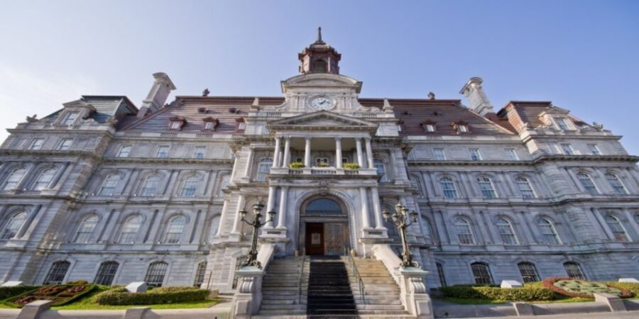 Montreal: Best of Montreal Food Walking Tour with Tastings - What to bring, what to expect on walking days, and where to meet