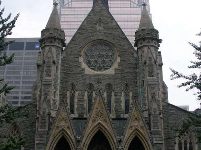 Montreal : Downtown & Underground Walking Tour with a Guide - Price and value: is $28 for 2 hours actually fair