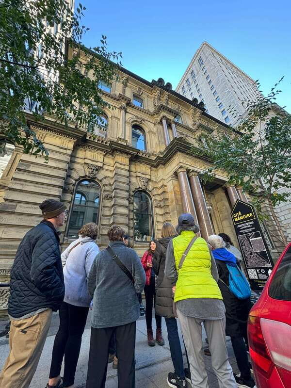 Montreal: Essential Neighborhoods Walking Tour + Basilica - Plateau-Mont-Royal and local coffee: finish with street-level Montreal