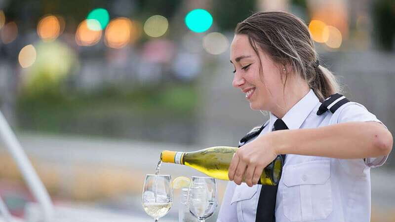 Montreal: Evening Cruise with DJ and Dance Floor - Key things to know before you go