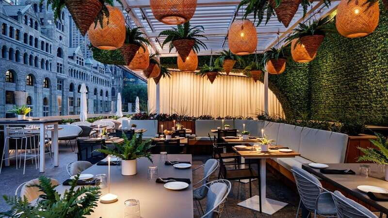 Montreal: Guided Pub Crawl of the City's Skyline Bars - Rooftop bar hops: three skyline stops, one smooth evening