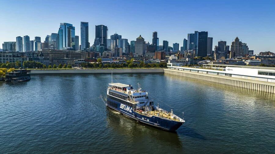 Montréal: Guided Sightseeing River Cruise - Old Port boarding: the easy start to a waterfront viewpoint
