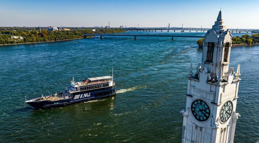 Montréal: Guided Sightseeing River Cruise - The guide: bilingual storytelling that makes the landmarks click