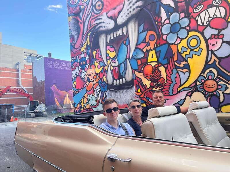 Montréal: Guided Tour in Vintage Convertible Cadillac - Timing Tips and What to Bring for a Comfy Ride