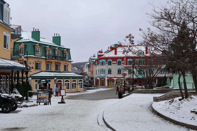 Montreal: Guided tour of the Laurentides Mont Tremblant - Montreal to the Laurentides: the comfortable drive and Saint-Sauveur break