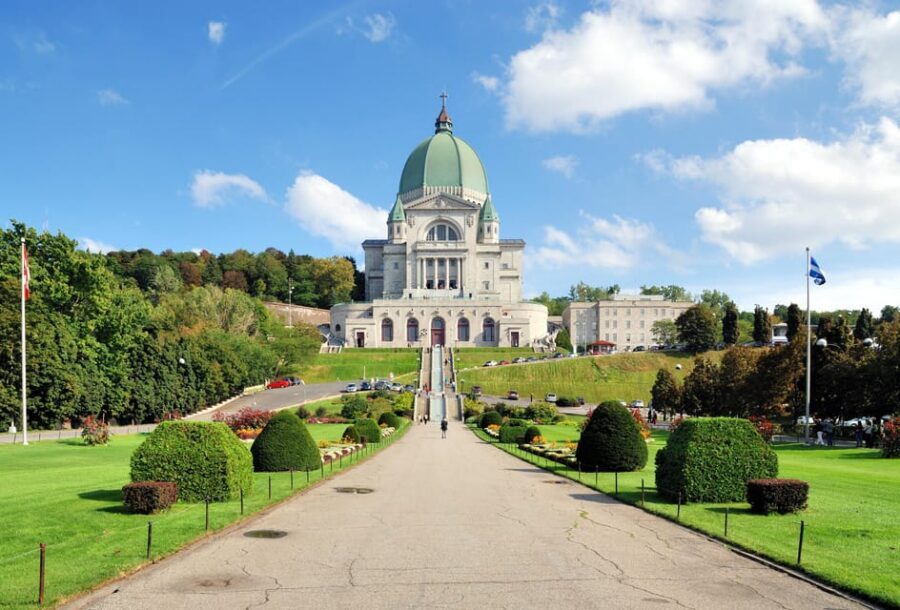 Montreal: Half-day Guided City Tour - Language, guide style, and what the names tell you