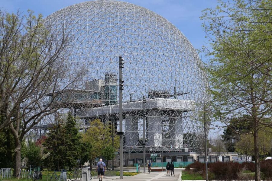 Montreal: Iconic Landmarks All-Inclusive VIP Experience - Westmount and the Mount Royal Lookout: The Skyline Moment