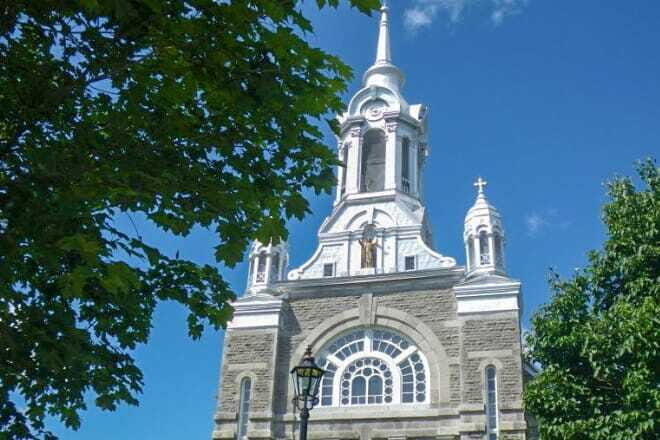 Montreal: Laurentian Mountains Day Trip - What to bring and how to avoid common annoyances