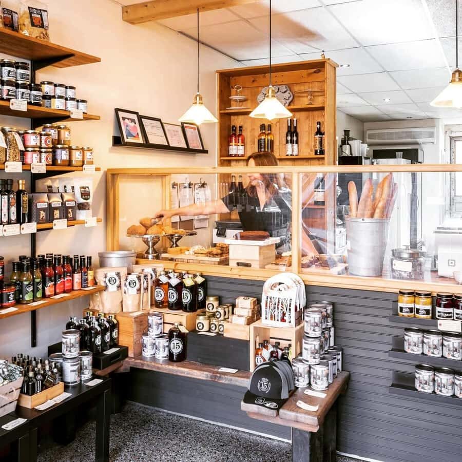 Montreal: Maple syrup tasting and conference - What the conference covers: history, harvesting, production, and uses