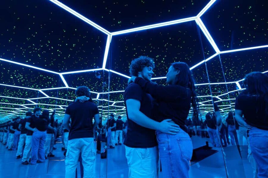 Montreal: Museum of Illusions Entry Ticket - A $25 Ticket for 70+ Mind Tricks in One Hour