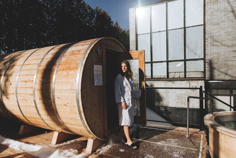 Montreal: Nordic Spa Thermal Experience - Locker setup and the phone-free policy