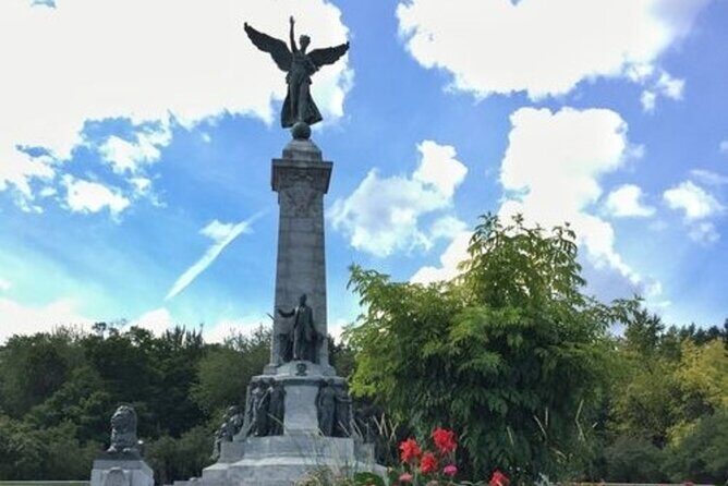 Montreal Old Montreal Walking Tour With A Guide - Place d’Armes and Place Jacques-Cartier: Where the Story Starts