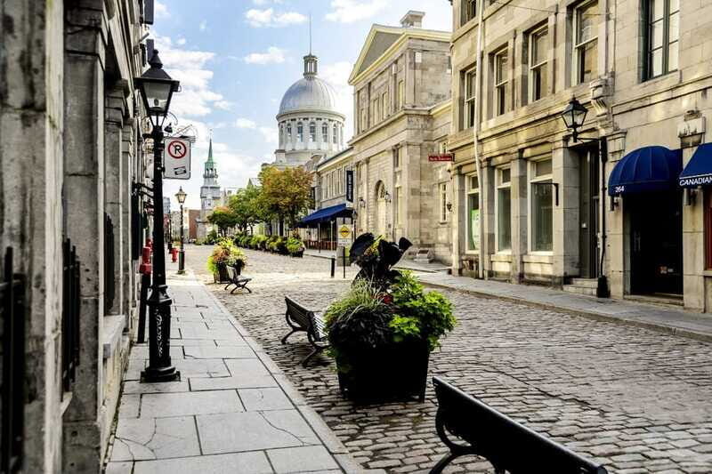 Montréal: Old Town Small Group Guided Walking Tour - Price and Value: $51 for an Official Guide