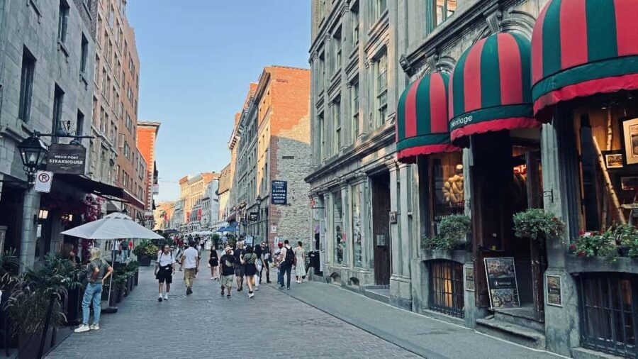 Montreal: Private 2h Walking Tour RESO and Old Montreal - Going underground with RESO: a practical Montreal skill