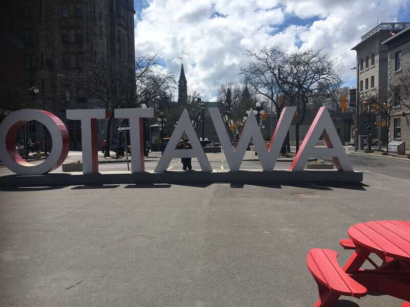 Montreal: Private Day Tour to Ottawa - A clean, private way to see Ottawa from Montreal