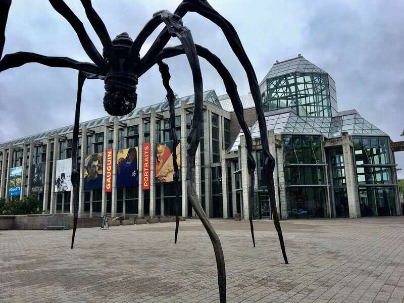 Montreal: Private Day Tour to Ottawa - ByWard Market: walk, snack, and choose lunch like a local
