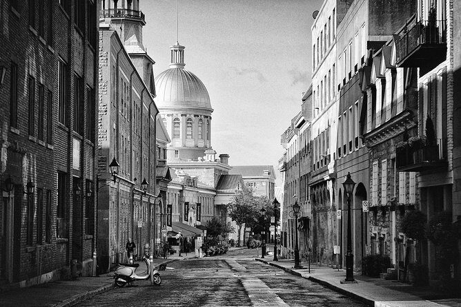 Montreal Private Photo Tours with Pro Photographer - VIP comfort: hotel pickup, private pacing, and shooting breaks