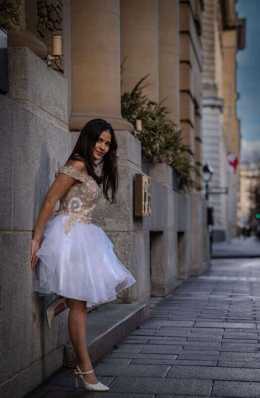 Montreal: Professional Photo Session with Delivery - The photographer factor: Fernando Herrera and why it shows up