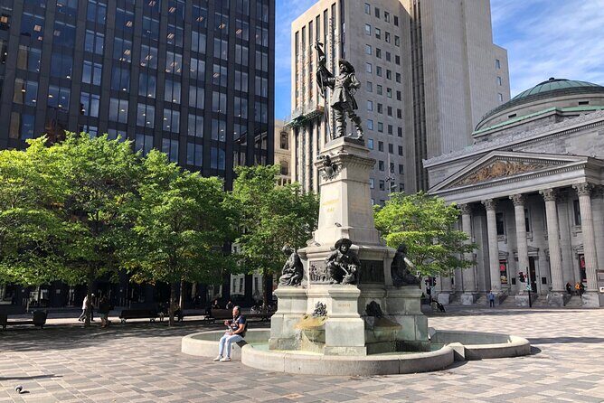 Montréal Scavenger Hunt and City Highlights Walking Tour - Timing and pacing: how to make it enjoyable in any weather