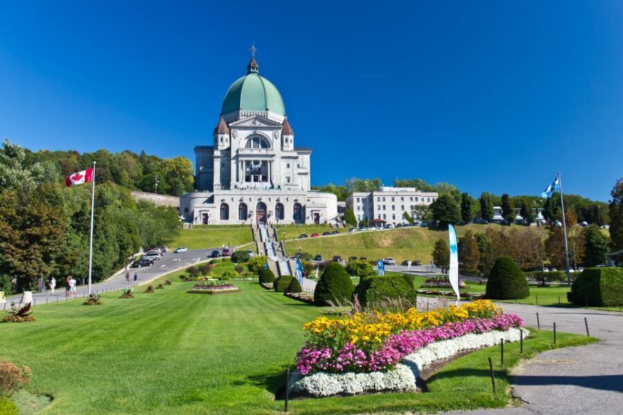 Montreal: Small Group Tour with River Cruise and Notre Dame - Notre-Dame Basilica: guided entry that saves hassle