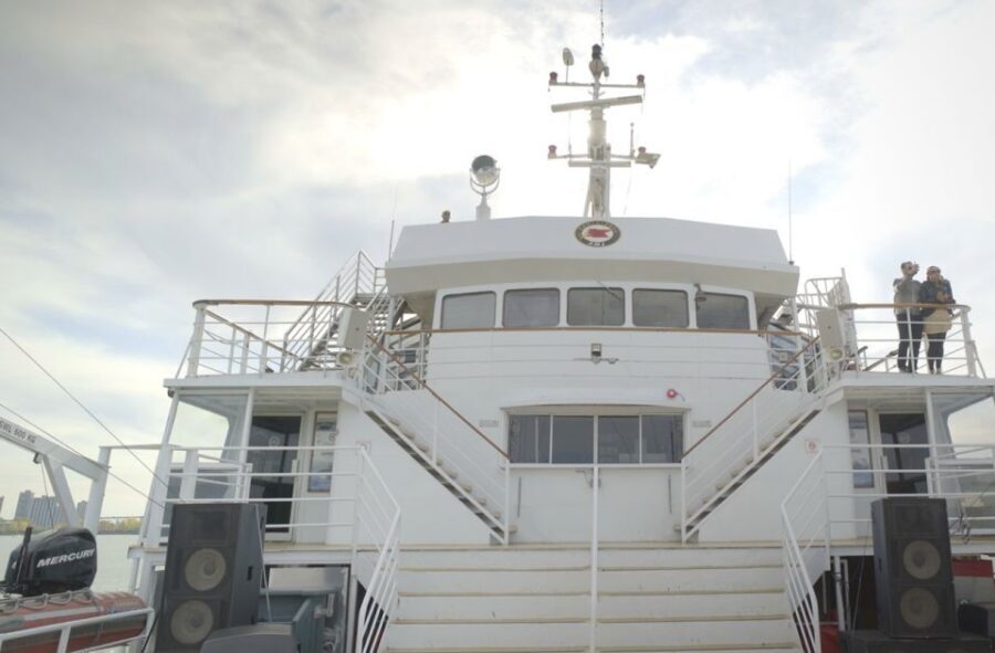 Montreal: Small Group Tour with River Cruise and Notre Dame - The St. Lawrence River cruise: why the city changes on water