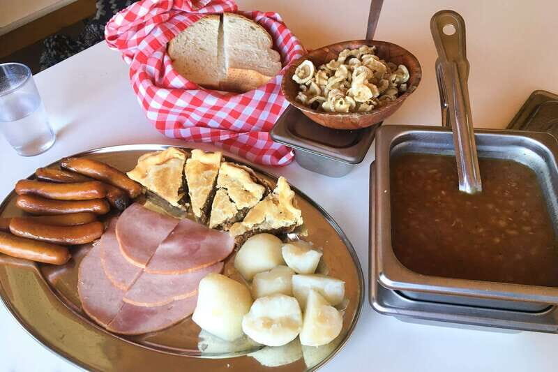 Montreal: Sugar Shack Maple Syrup Day Trip with Lunch - Should you book this Montreal sugar shack maple syrup day trip?