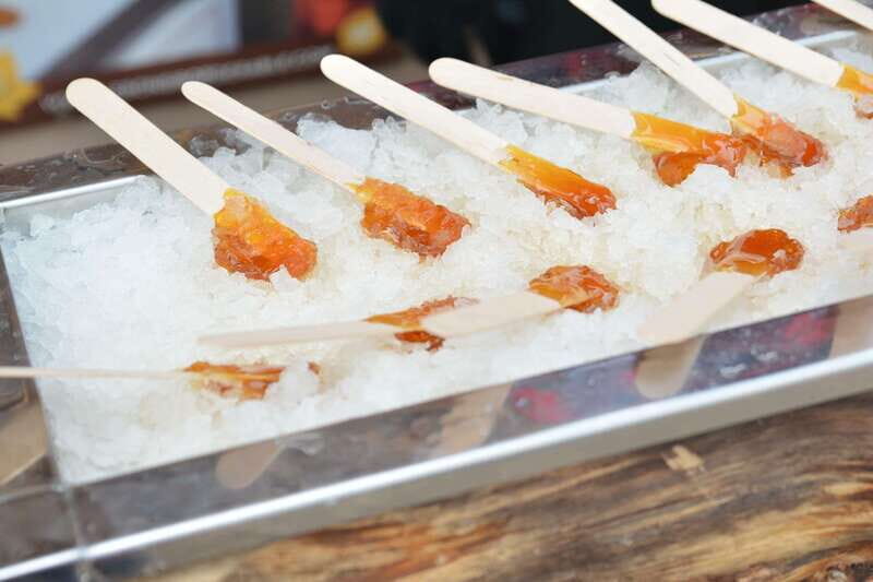 Montreal: Sugar Shack Maple Syrup Day Trip with Lunch - Guide and driver impact: the experience rises or falls fast