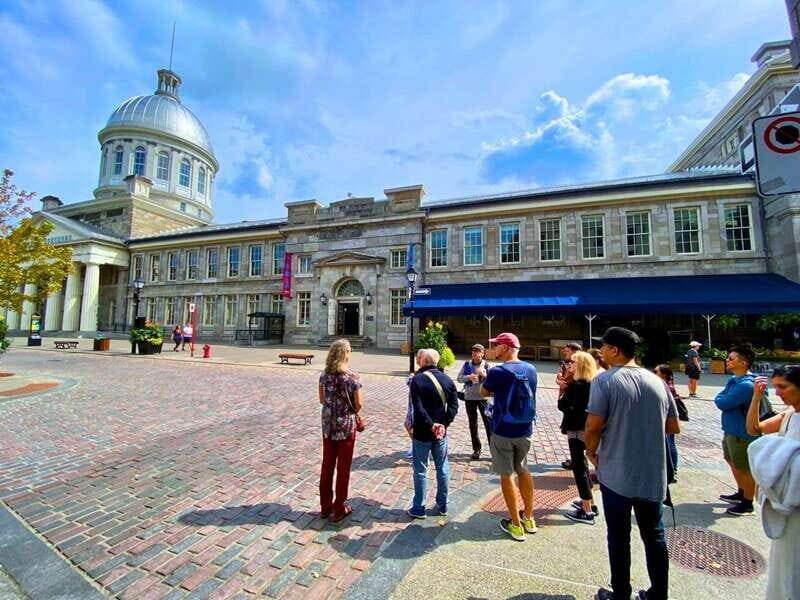 Montréal: The Original Old Montréal Walking Tour - Meeting at the Obelisk by 206 place d’Youville: starting on the right foot