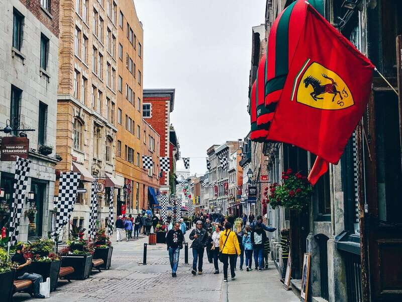 Montreal: Top Rated Small Group Old Montreal Walking Tour - The guide experience: the difference between a history talk and a street story