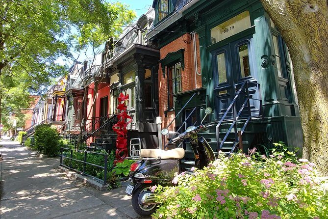 Montreal's Plateau Mont-Royal and Mile End Tour by MTL Detours - The guides: why small groups change the whole experience