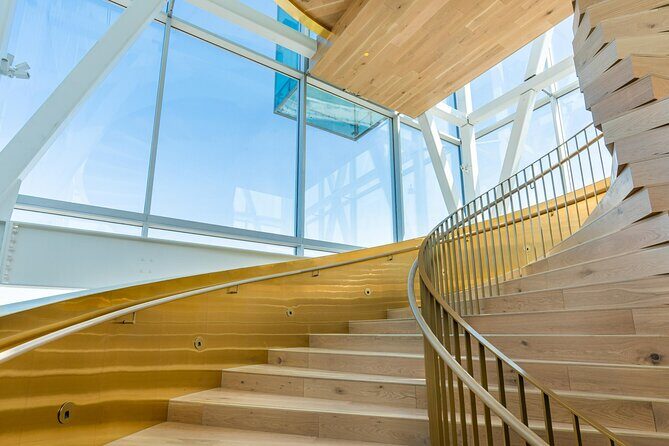 Port of Montreal Tower - Port of Montreal Tower: a glass-deck stop that’s easy to plan