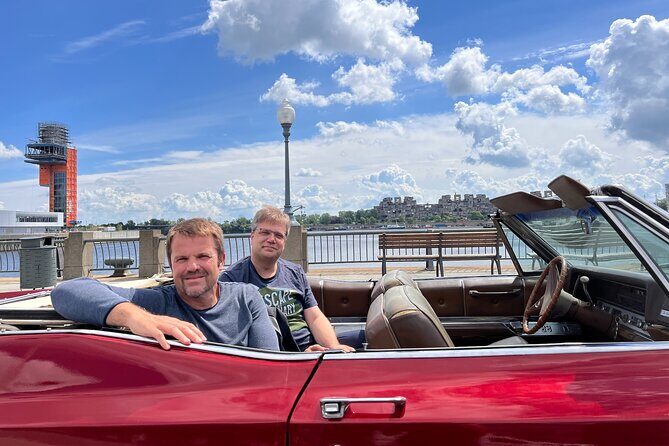 PRIVATE 2-Hour tour of Montréal in Convertible Cadillac + Murals - Chinatown to the Plateau: St-Laurent Murals and a Multi-Ethnic Montreal Story