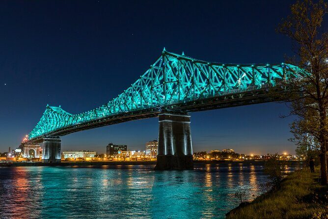 Private Half-Day Montreal Tour with a Local, Personalized - A Half-Day Montreal Route Built Around Your Interests