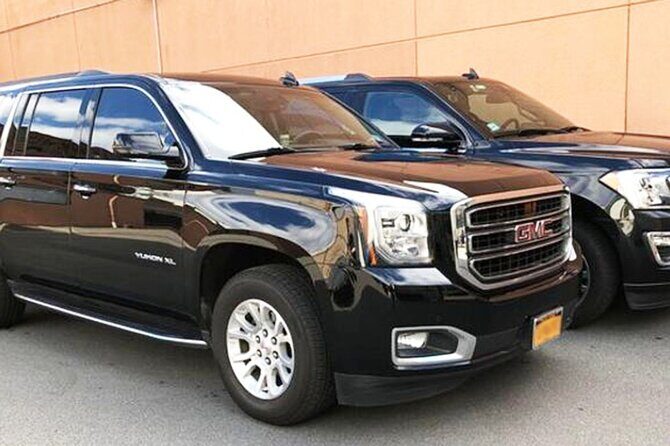 Private Transfer from Montreal Airport YUL to Montreal / Bromont - Vehicle Size and Luggage Rules: The One Thing to Confirm