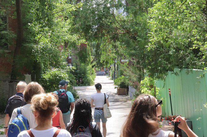 Rabbis, Writers and Radicals: Montreal Jewish History Walking Tour - Practical Tips Before You Go
