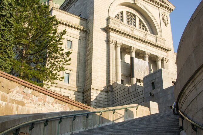 Saint Joseph's Oratory of Mount Royal Montreal Private Tour - What to wear and expect: comfortable shoes and weather reality